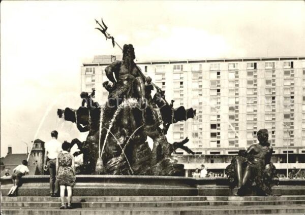 Berlin Neptun Brunnen