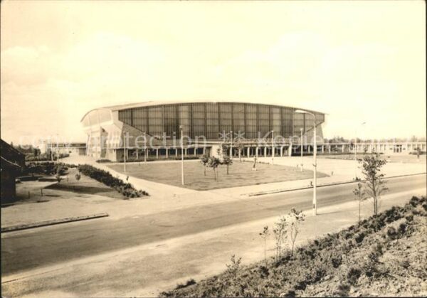 Schwerin Mecklenburg Neuerbaute Sport Kongresshalle