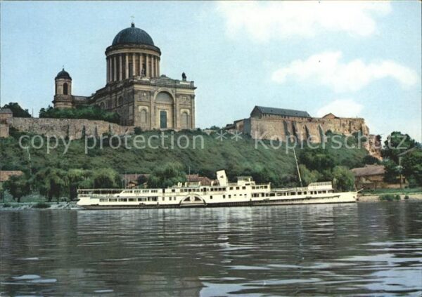 Dampfer Seitenrad Esztergom Kathedrale
