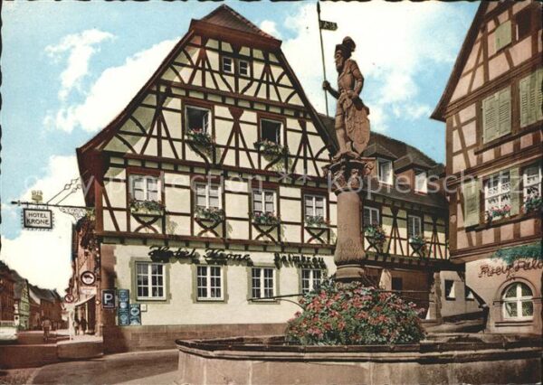 Breiten Wangen im Allgaeu Marktplatz mit Brunnen Fachwerk