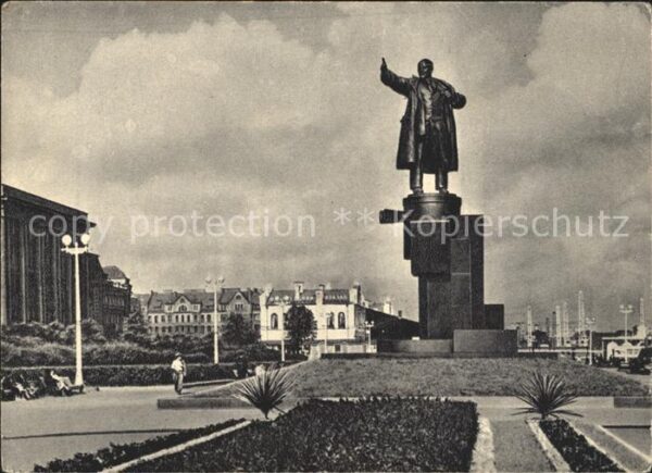Leningrad St Petersburg Lenindenkmal