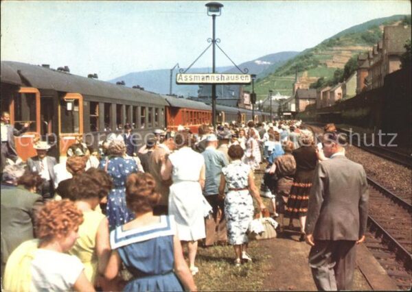 Assmannshausen Bahnhof Bahnsteig Touristen