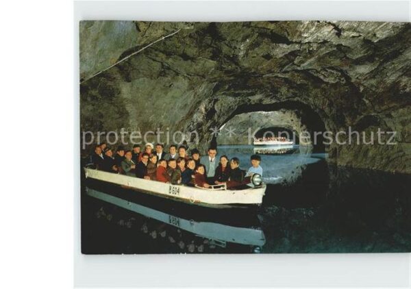 Hinterbruehl Niederoesterreich Seegrotte Motorbootfahrt