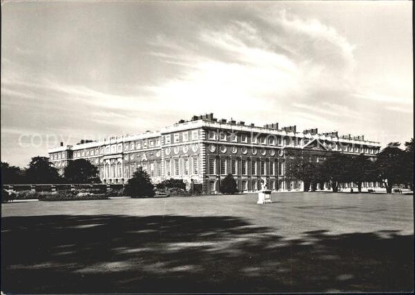Middlesex Hampton Court Palace