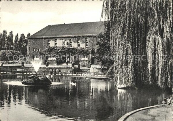 Bad Vilbel Schwanenteich am Kurhaus