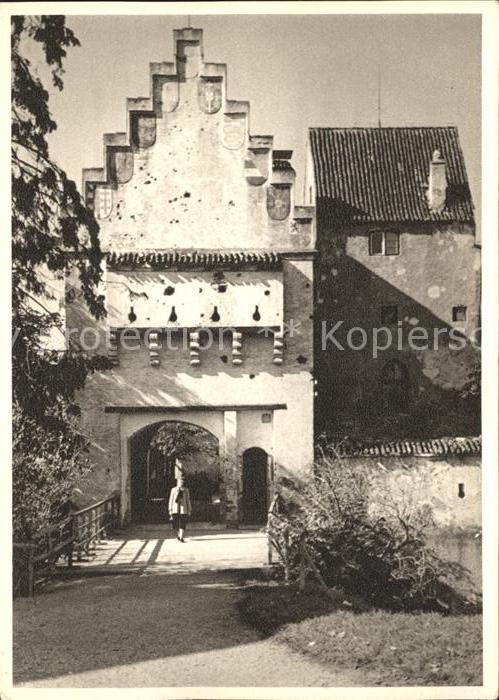 Gruenwald Muenchen Torturm des Schlosses