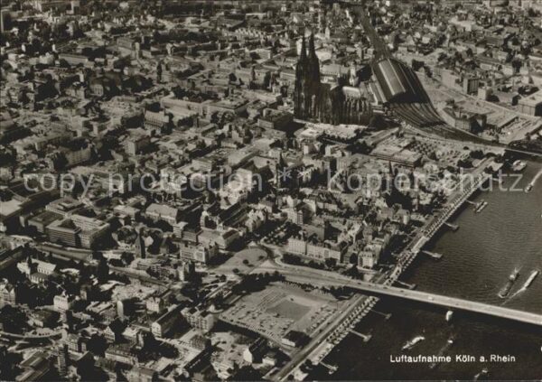 Koeln Rhein Fliegeraufnahme Dom und Rheinpartie