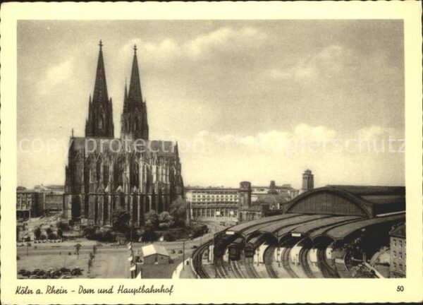 Koeln Rhein Dom und Hauptbahnhof