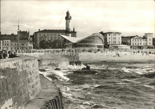 Warnemuende Ostseebad Konsumgaststätte Teepott mit Leuchtturm