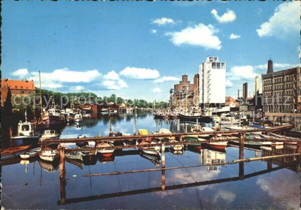 Eckernfoerde Binnenhafen Lange Brückstrasse