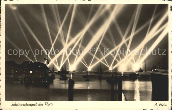 Marine Scheinwerferspiel Flotte Foto A. Klein