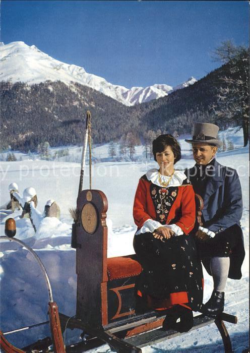 Trachten Schweiz Engadin Schlitten