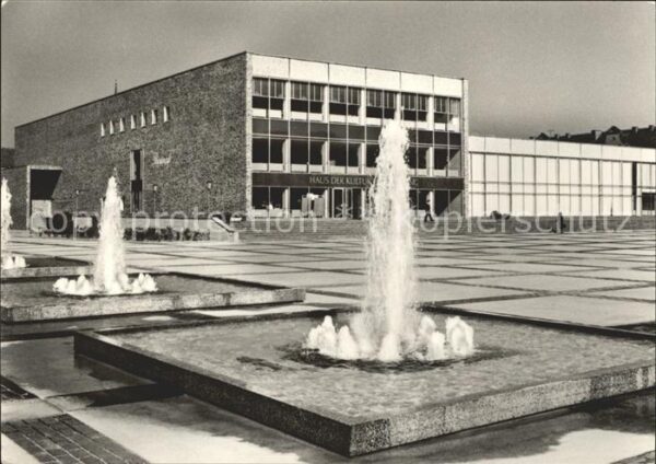 Neubrandenburg Karl Marx Platz Haus der Kultur und Bil