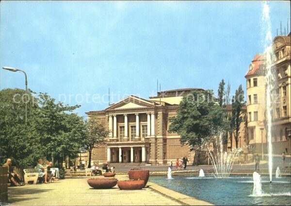 Halle Saale Theater des Friedens Fontäne