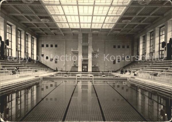 Rostock Hallenschwimmbad Neptun mit Sprungturm