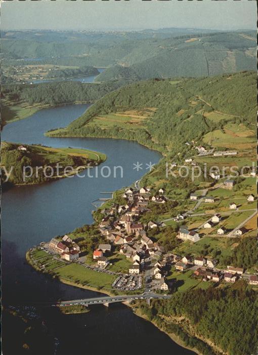 Einruhr Eifel am Obersee der Rurtalsperre Flieg