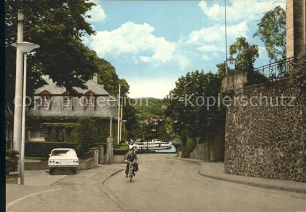Remagen Deichgasse mit Rheinblick Fahrgastschif