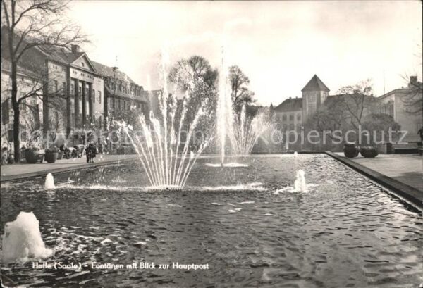 Halle Saale Brunnen mit Hauptpost