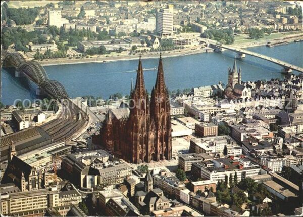 Koeln Rhein Fliegeraufnahme Altstadt Dom Hohenzolle