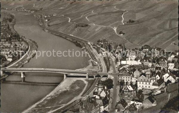 Bernkastel-Kues Fliegeraufnahme Moselpartie