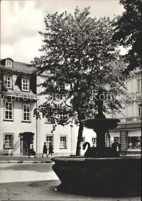 Weimar Thueringen Schillerhaus mit Gänsebrunnen