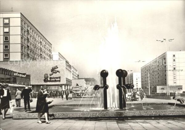 Magdeburg Karl Marx Strasse Brunnen