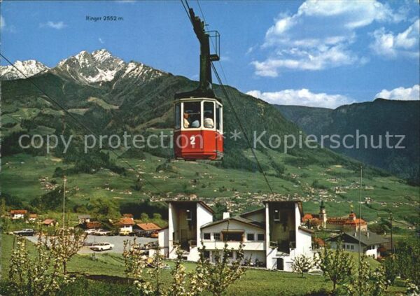 Dorf Tirol Talstation Seilbahn mit Hochmut und Ifi