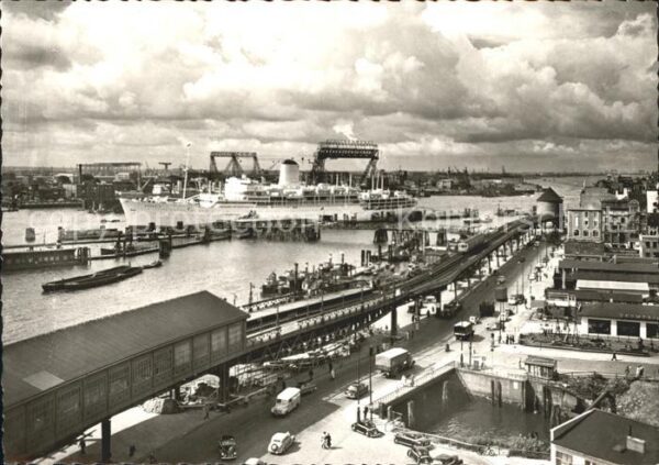 Hamburg Vorsetzen und Überseebrücke Luxusliner