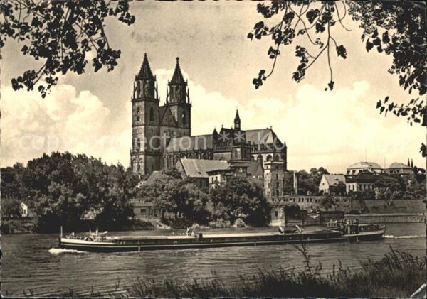 Magdeburg Dom Elbansicht Frachter