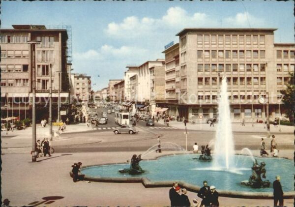 Mannheim Blick in die Planken Springbrunnen