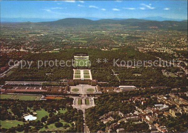 Wien Schloss und Schönbrunn Fliegeraufnahme