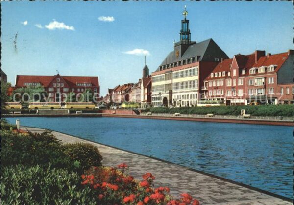 Emden Ostfriesland Rathaus mit Delft