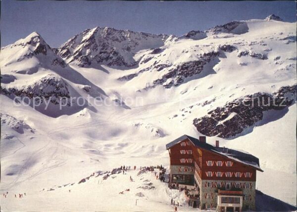 Rudolfshuette Weisssee am Weisssee Berghaus Hohe Tauern Winter