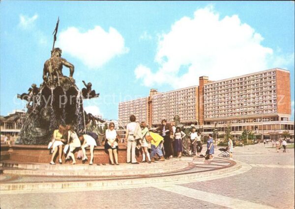 Berlin Neptunbrunnen Hauptstadt der DDR