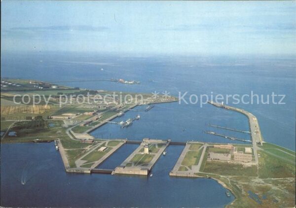 Wilhelmshaven Einfahrt mit Ölhafen Nordseebad Flieger