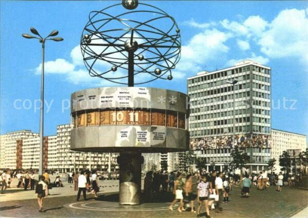 Berlin Uranias?ule mit Weltzeituhr