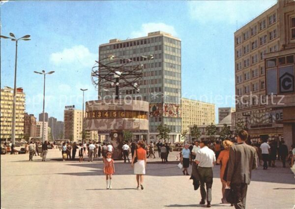 Berlin alexanderplatz mit Weltzeituhr