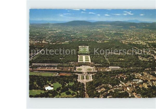 Wien Schloss Schönbrunn Fliegeraufnahme