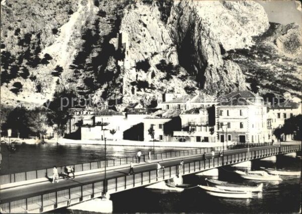 Omis Teilansicht Seebrücke