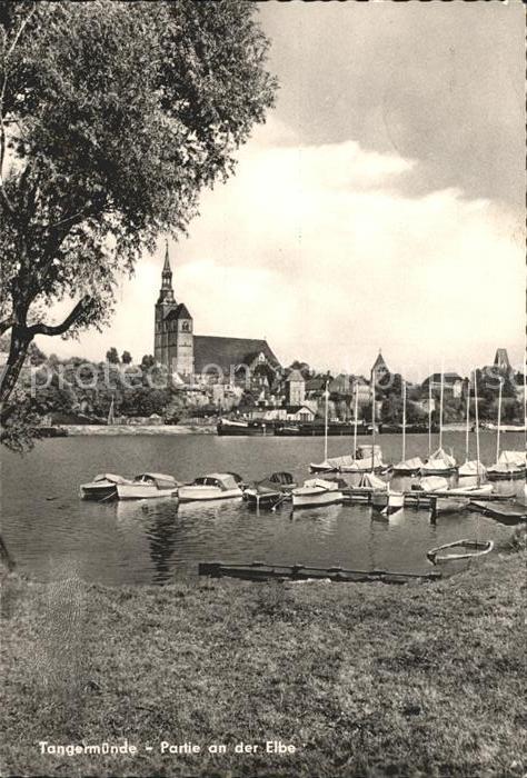 Tangermuende Partie an der Elbe Kirche Bootsliegepla