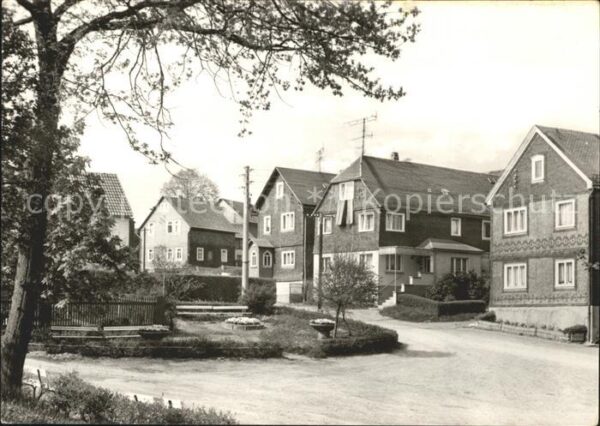 Barigau Dorfplatz Häuser