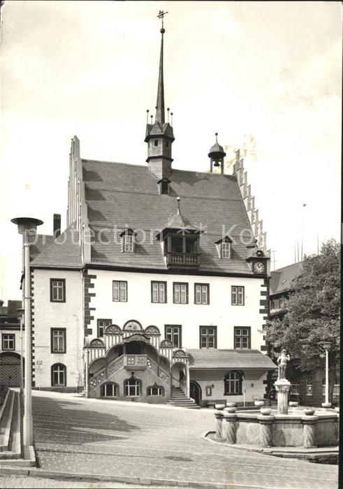 Poessneck Rathaus mit Freitreppe und Brunnen