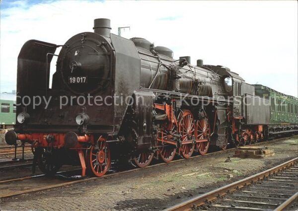 Lokomotive Dampf-Schnellzuglokomotive 19-017 Dresd