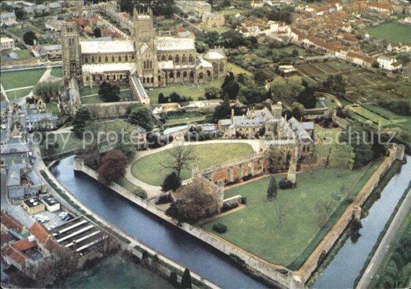Wells Mendip Fliegeraufnahme Cathedral Bishop Palace