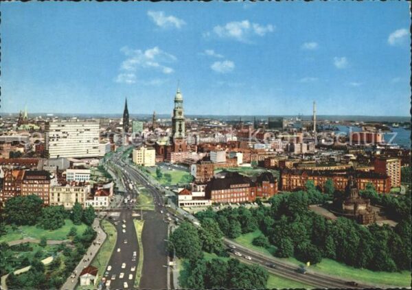 Hamburg Blick auf Ost_West Strasse und Stadt
