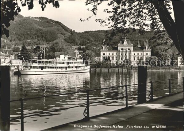 Bregenz Vorarlberg Uferpartie am Hafen Bodensee Fähre