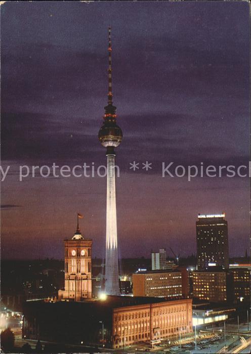 Berlin Fernsehturm bei Nacht