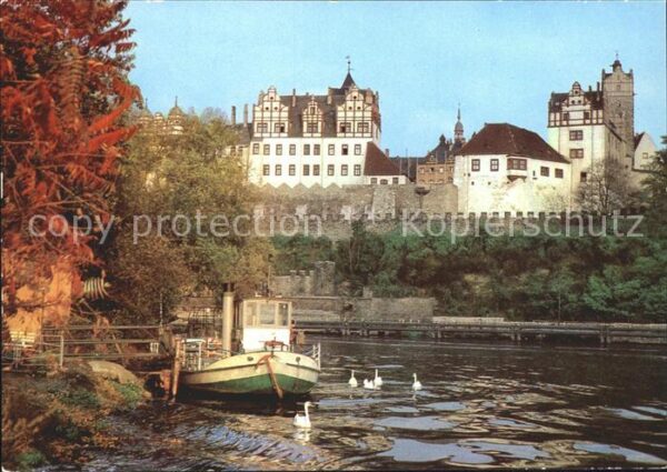 Bernburg Saale Partie am Fluss Boot Schwäne