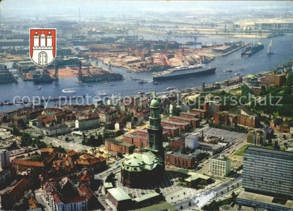 Dampfer Oceanliner Hamburg Michaeliskirche Hafen