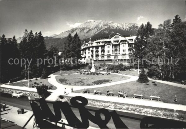 Vysoke Tatry Hotel Grand vo Starom Smokovci za nim S